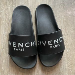 ❤️ SOLD Authentic Givenchy Black Slides Sz. 7